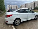 Hyundai Solaris 2012 года за 2 600 000 тг. в Актобе – фото 3