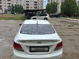 Hyundai Solaris 2012 года за 2 600 000 тг. в Актобе – фото 2