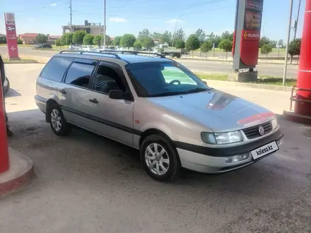 Volkswagen Passat 1995 года за 2 600 000 тг. в Шымкент – фото 2