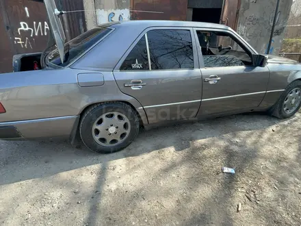 Mercedes-Benz E 230 1992 года за 1 500 000 тг. в Шымкент – фото 2