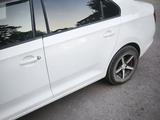 Skoda Rapid 2015 года за 3 500 000 тг. в Степногорск – фото 3