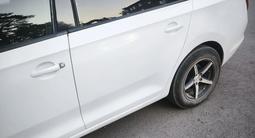 Skoda Rapid 2015 года за 3 500 000 тг. в Степногорск – фото 3