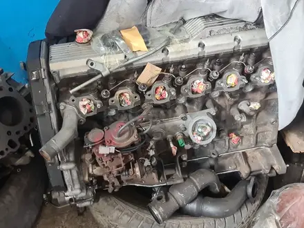 Двигатель на Toyota LandCruiser 76-105 1FZ-FE бензин. за 2 300 000 тг. в Караганда – фото 5