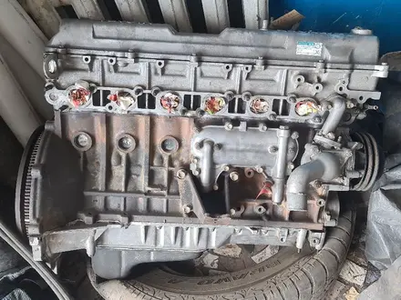 Двигатель на Toyota LandCruiser 76-105 1FZ-FE бензин. за 2 300 000 тг. в Караганда – фото 7