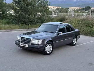Mercedes-Benz E 230