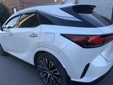 Lexus RX 350h 2024 годаүшін37 500 000 тг. в Семей – фото 4