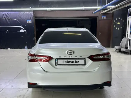 Toyota Camry 2020 года за 14 000 000 тг. в Алматы – фото 2