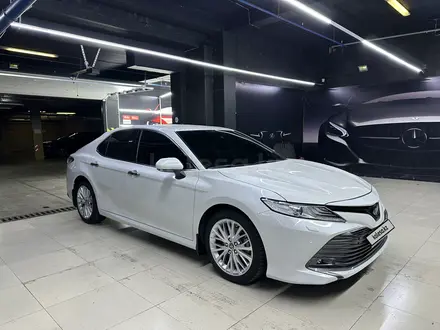 Toyota Camry 2020 года за 14 000 000 тг. в Алматы – фото 4