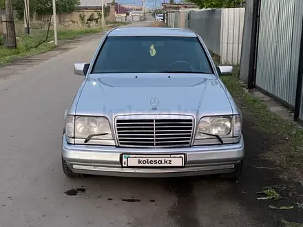 Mercedes-Benz E 280 1995 года за 2 300 000 тг. в Караганда