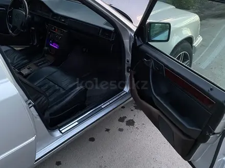 Mercedes-Benz E 280 1995 года за 2 300 000 тг. в Караганда – фото 11