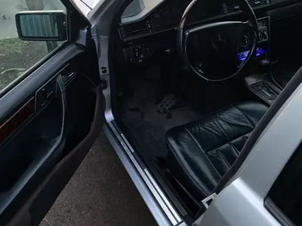 Mercedes-Benz E 280 1995 года за 2 300 000 тг. в Караганда – фото 12