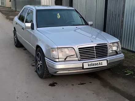 Mercedes-Benz E 280 1995 года за 2 300 000 тг. в Караганда – фото 4