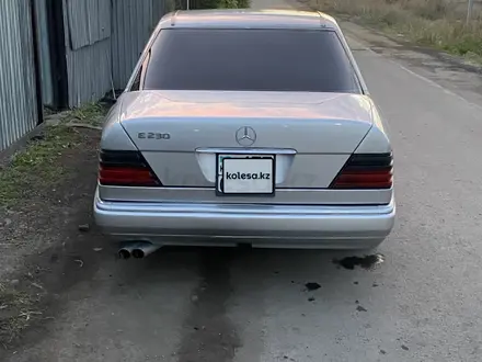 Mercedes-Benz E 280 1995 года за 2 300 000 тг. в Караганда – фото 3