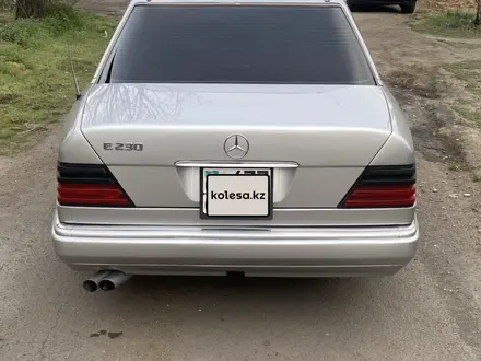 Mercedes-Benz E 280 1995 года за 2 300 000 тг. в Караганда – фото 6