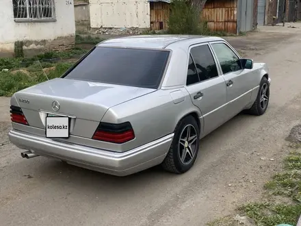 Mercedes-Benz E 280 1995 года за 2 300 000 тг. в Караганда – фото 5