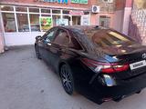 Toyota Camry 2023 года за 14 600 000 тг. в Астана – фото 3