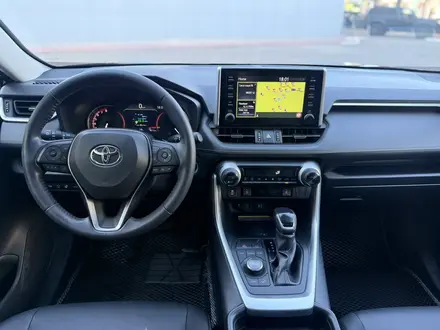 Toyota RAV4 2020 года за 15 800 000 тг. в Астана – фото 13