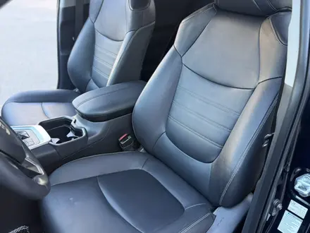 Toyota RAV4 2020 года за 15 800 000 тг. в Астана – фото 18