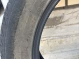 Bridgestone 2 штуки в хорошем состоянии, 215/55/17 за 19 000 тг. в Уральск – фото 4