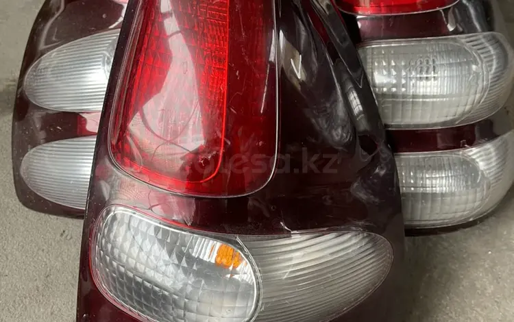 Задние фонари на Toyota Land Cruiser Prado 120үшін147 тг. в Алматы