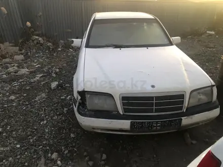 Mercedes-Benz C 180 1994 года за 900 000 тг. в Атырау