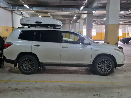 Toyota Highlander 2013 года за 15 500 000 тг. в Астана – фото 2