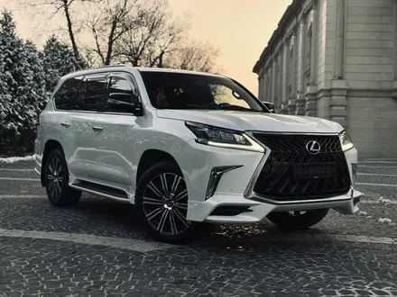 Lexus LX 570 2018 года за 42 000 000 тг. в Алматы