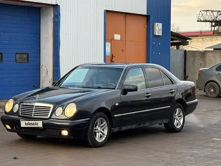 Mercedes-Benz E 230 1996 года за 2 650 000 тг. в Астана – фото 3