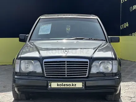 Mercedes-Benz E 280 1994 года за 2 650 000 тг. в Актобе – фото 2