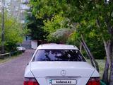 Mercedes-Benz E 200 1994 года за 1 900 000 тг. в Экибастуз – фото 2