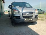 Hyundai Starex 2004 годаүшін2 000 000 тг. в Тараз