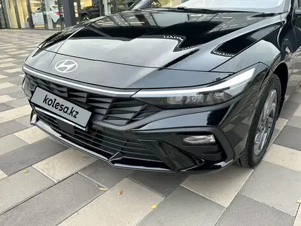 Hyundai Elantra 2025 года за 8 900 000 тг. в Актобе – фото 3