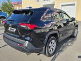 Toyota RAV4 2019 года за 12 500 000 тг. в Атырау – фото 5