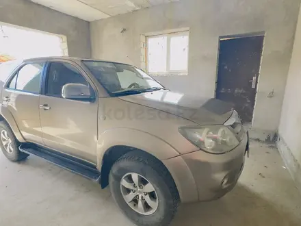 Toyota Fortuner 2006 года за 6 500 000 тг. в Атырау – фото 3