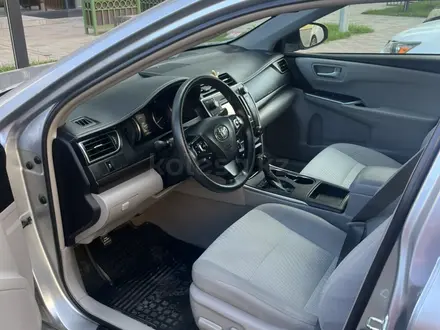 Toyota Camry 2016 года за 5 800 000 тг. в Атырау – фото 4