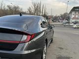 Hyundai Sonata 2021 года за 10 500 000 тг. в Алматы – фото 4