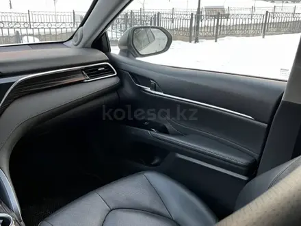 Toyota Camry 2020 года за 17 300 000 тг. в Алматы – фото 7