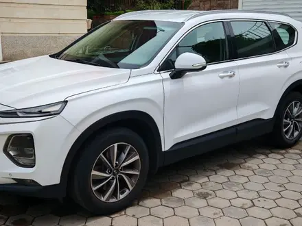 Hyundai Santa Fe 2020 года за 12 000 000 тг. в Алматы – фото 11