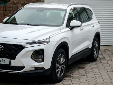Hyundai Santa Fe 2020 года за 12 000 000 тг. в Алматы