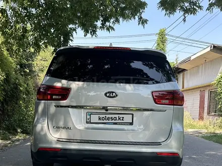 Kia Carnival 2019 года за 11 800 000 тг. в Алматы – фото 4