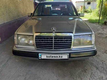 Mercedes-Benz E 260 1992 года за 2 400 000 тг. в Алматы