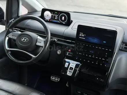 Hyundai Staria 2023 года за 22 300 000 тг. в Алматы – фото 23