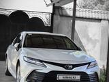 Toyota Camry 2023 года за 14 900 000 тг. в Шымкент