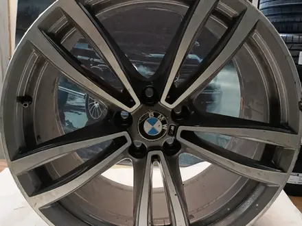 Разноширокие диски на BMW R21 5 112 за 700 000 тг. в Атырау