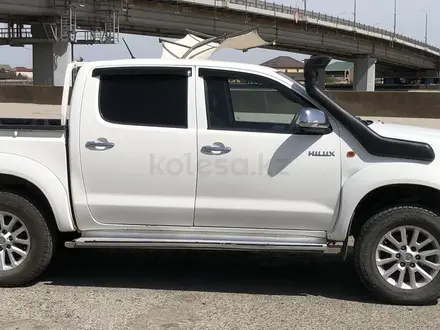 Toyota Hilux 2013 года за 7 000 000 тг. в Атырау