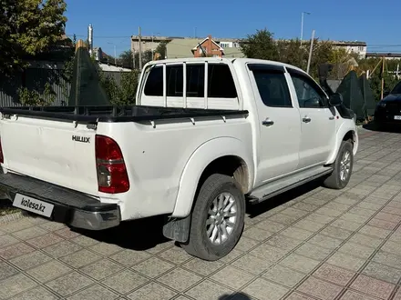 Toyota Hilux 2013 года за 7 000 000 тг. в Атырау – фото 3