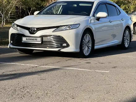 Toyota Camry 2018 года за 14 800 000 тг. в Астана