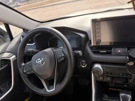 Toyota RAV4 2021 года за 16 400 000 тг. в Караганда – фото 8