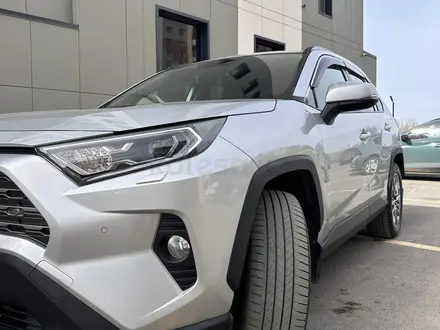 Toyota RAV4 2021 года за 16 400 000 тг. в Караганда – фото 23