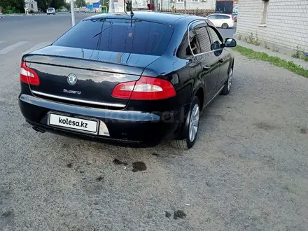 Skoda Superb 2009 года за 4 000 000 тг. в Усть-Каменогорск – фото 2